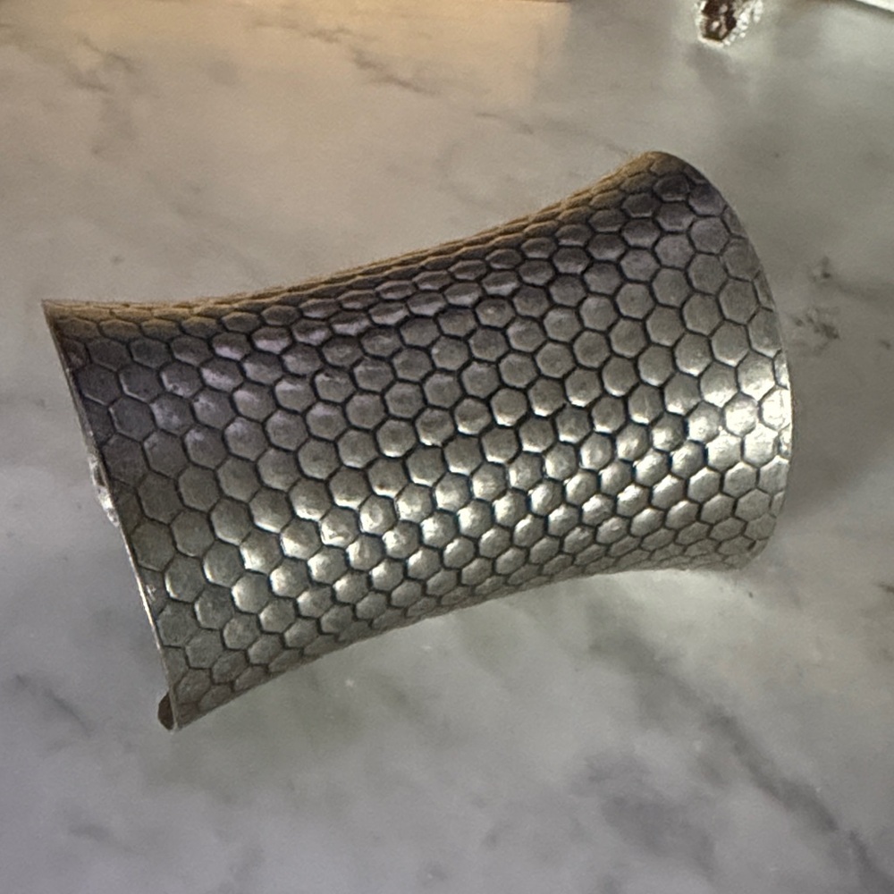 Textured Honeycomb Pattern Wide Cuff Bracelet - Silver Tone